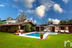 Gran Casa en Avándaro con Alberca